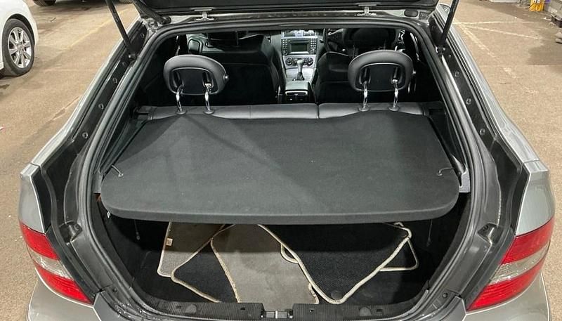 Begagnad Mercedes CLC180 2011 Silver Halvkombi