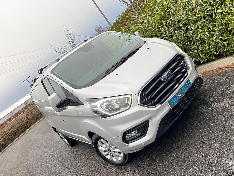 Used Ford Transit Custom Limited 185 HP (136 kW) 2022 Silver Van