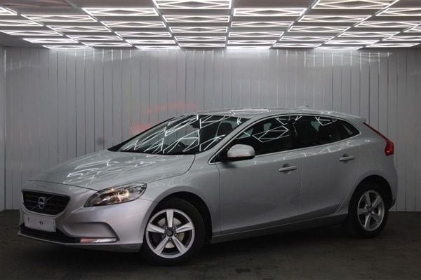 Silver Used 2014 Volvo V40 SE Estate | £6,300 (Good price) - Image 1/1