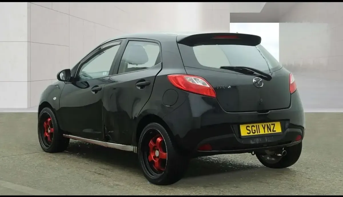 Used Mazda 2 75 HP (55 kW) 2011 Black Hatchback