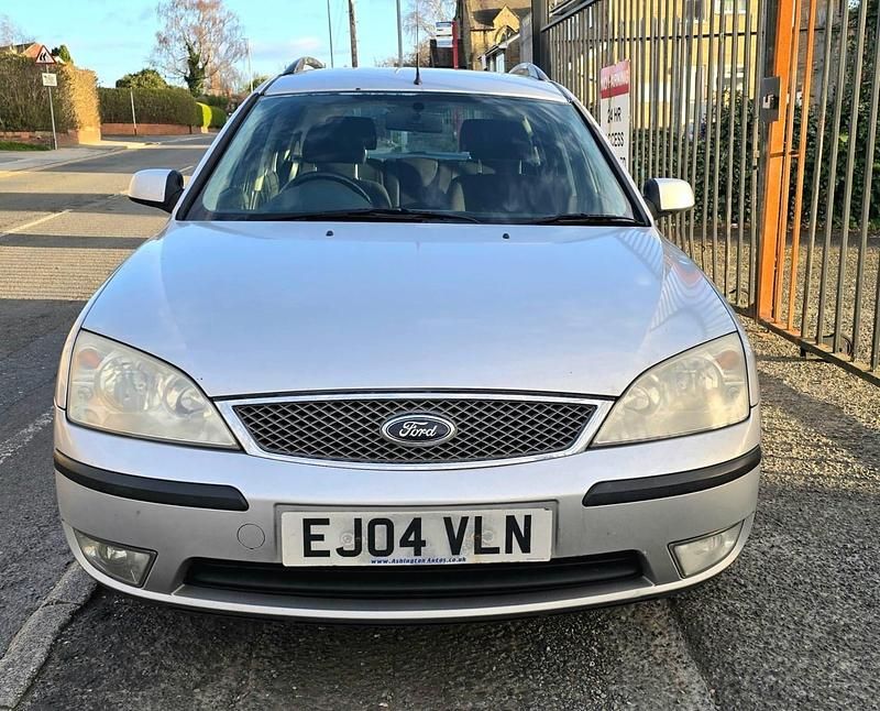 Used Ford Mondeo Zetec 145 HP (106 kW) 2004 Silver Estate