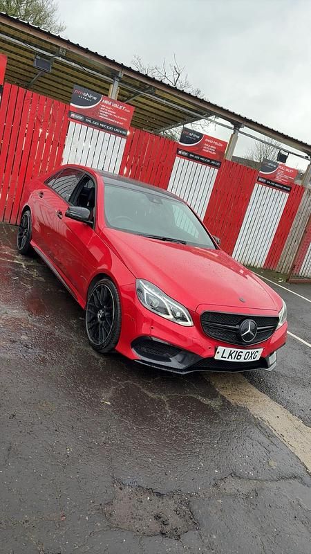 Begagnad Mercedes E220 AMG 2016 Grå Sedan