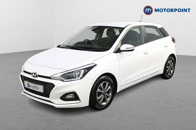 Used Hyundai i20 SE 101 HP (74 kW) 2019 White Hatchback