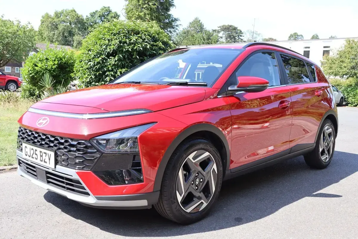 Used Hyundai Bayon Ultimate 100 HP (73 kW) 2025 Red SUV