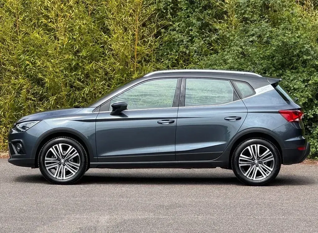 Usado Seat Arona XCELLENCE 115 CV (84 kW) 2020 Gris SUV