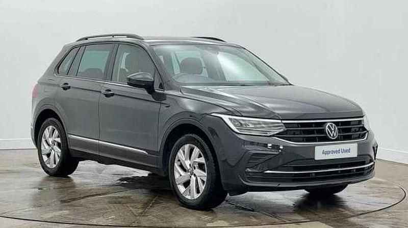 Used VW Tiguan Life 150 HP (110 kW) 2021 Urano grey SUV