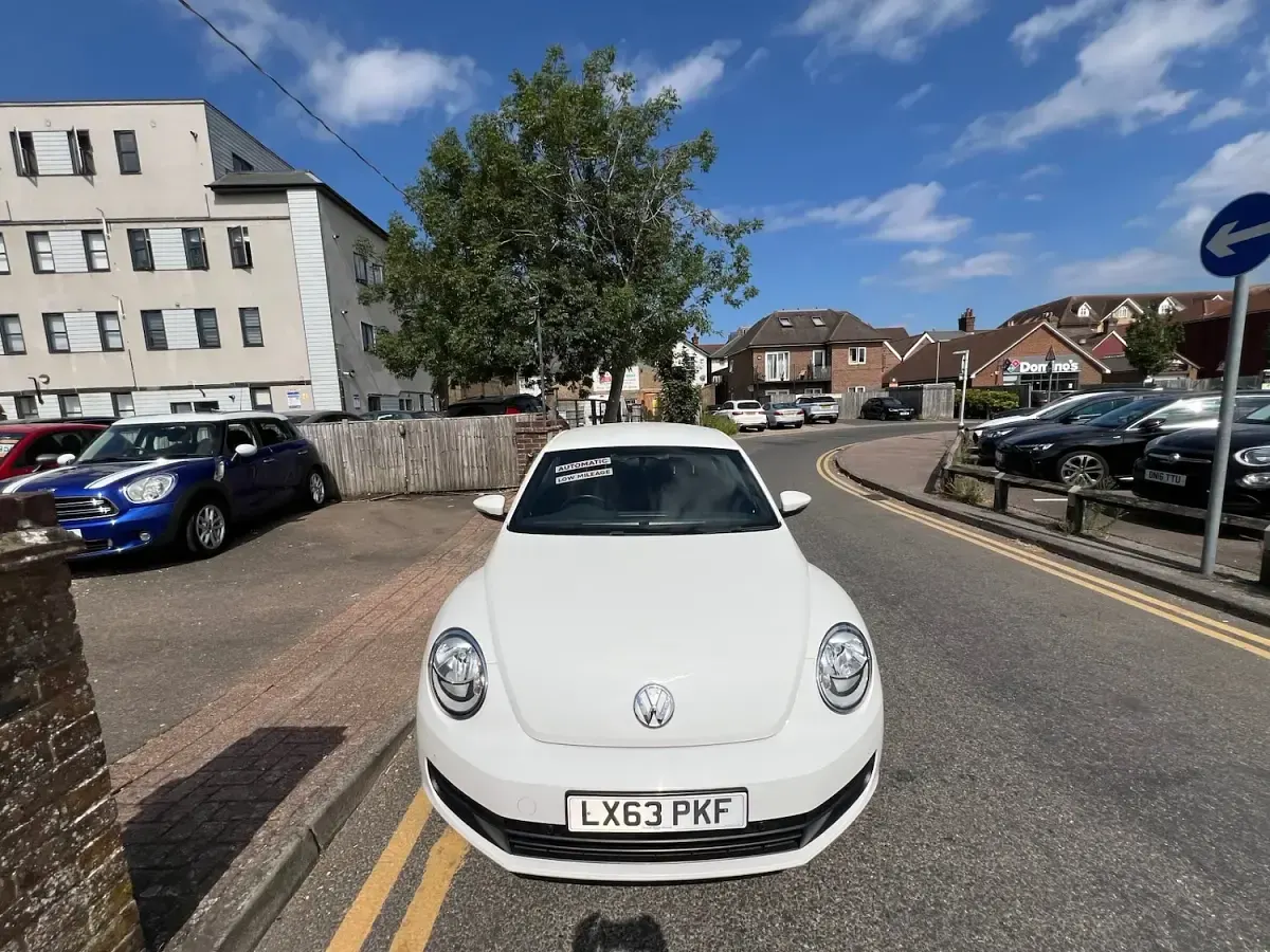 Used VW Beetle 105 HP (77 kW) 2013 White Hatchback