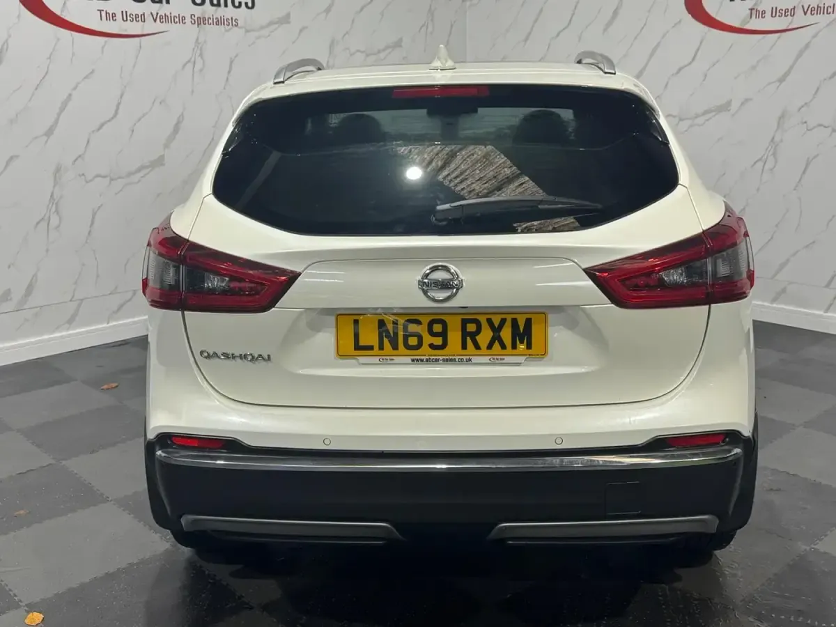 Used Nissan Qashqai N-Connecta 160 HP (117 kW) 2019 White SUV