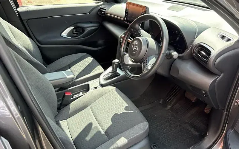 Used Toyota Yaris Cross Design 116 HP (85 kW) 2023 Grey SUV