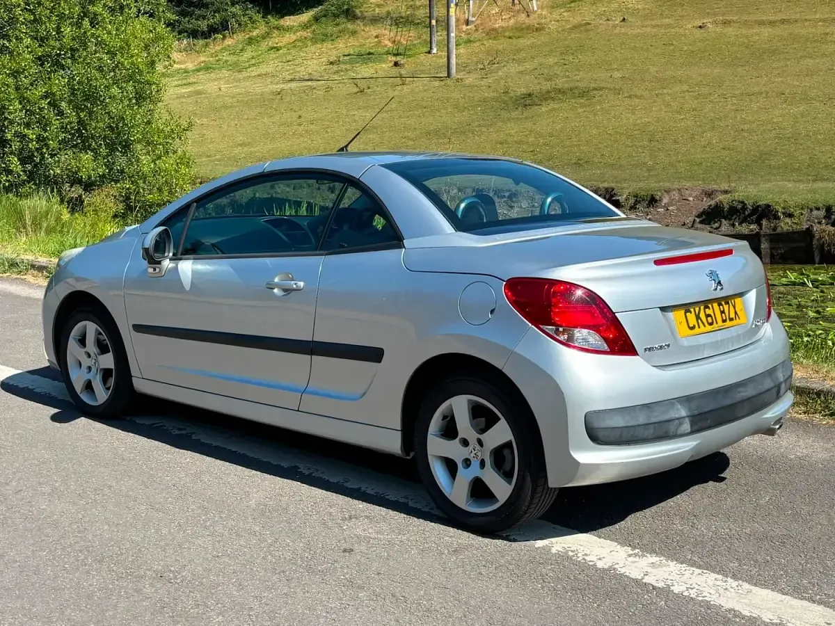 Used Peugeot 207 Sport 92 HP (67 kW) 2011 Silver Cabriolet