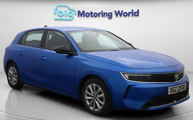 Used 2025 Vauxhall Astra Design Edition Hatchback | £12,875 (Super price) - Image 1/4