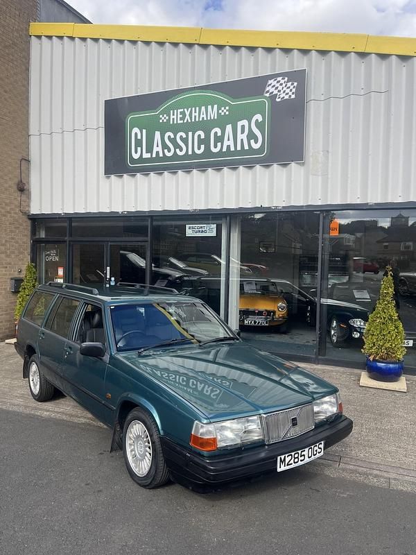 Turquoise Used 1994 Volvo 940 Estate | £7,500 - Image 1/4