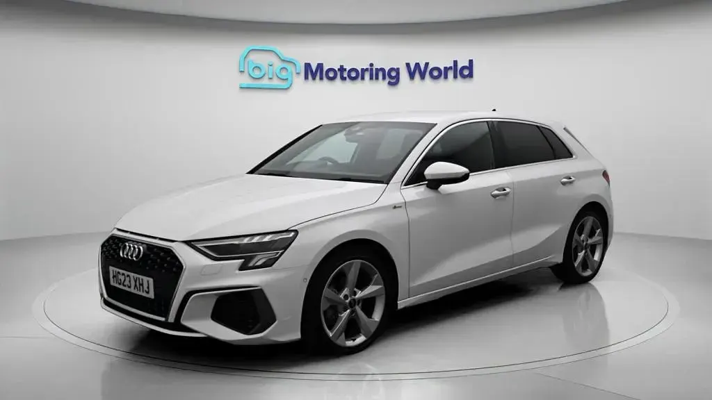 Used Audi A3 Sportback S-Line 150 HP (110 kW) 2023 White Hatchback