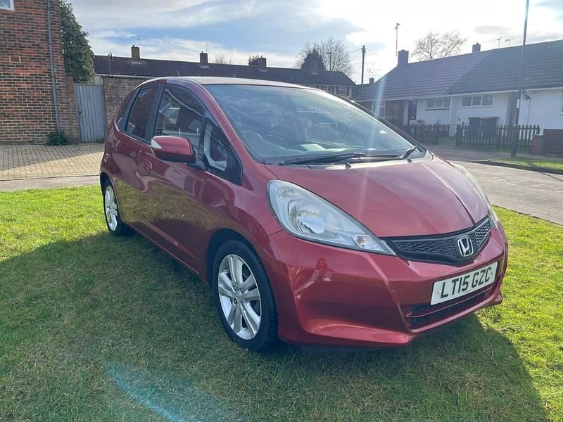 Used Honda Jazz ES 2015 Red Hatchback