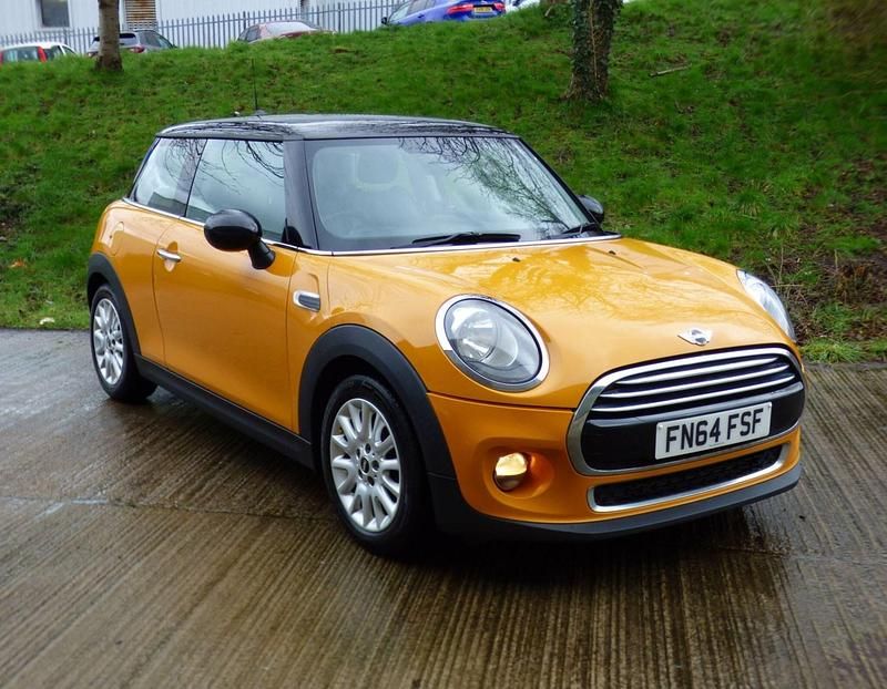 Used Mini Cooper Hatch 136 HP (100 kW) 2014 Orange Hatchback