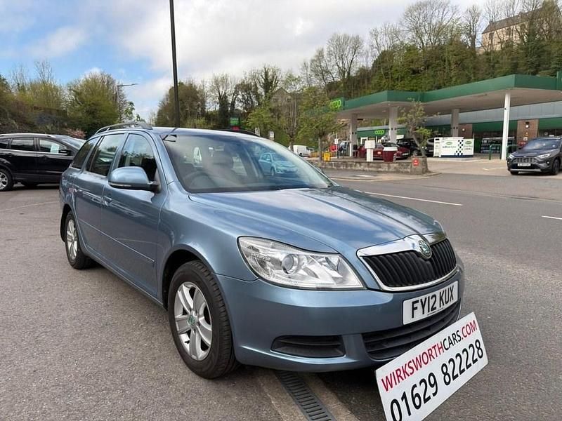 Usado Skoda Octavia SE 105 HP (77 kW) 2012 Cinzento Carrinha