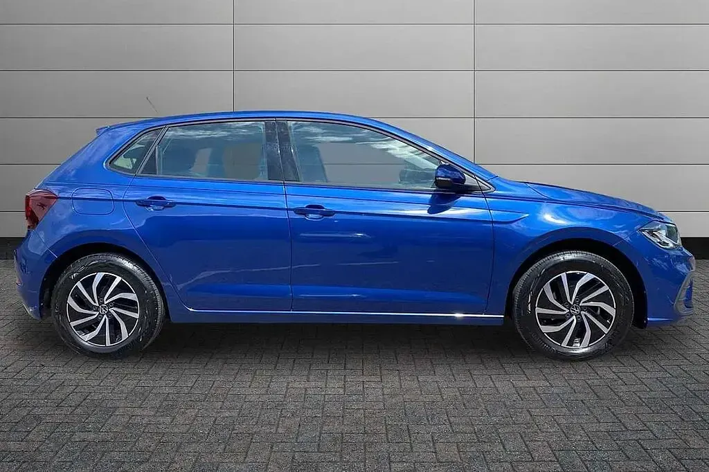 Used VW Polo Life 95 HP (69 kW) 2023 Blue Hatchback