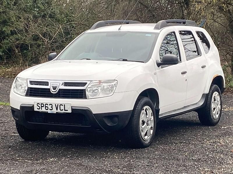 Used Dacia Duster Acces 2013 White Hatchback