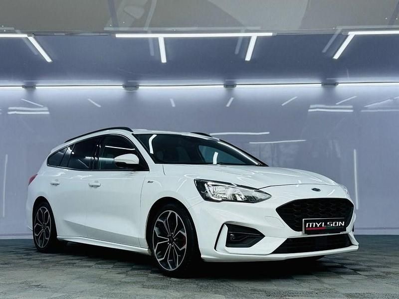 Used Ford Focus ST-Line X 120 HP (88 kW) 2018 White Estate