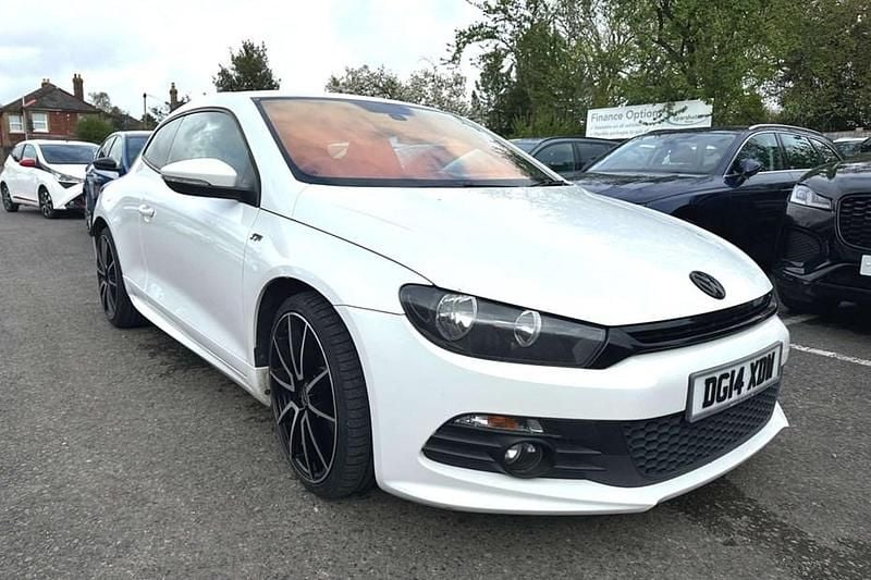 Begagnad VW Scirocco R-line 177 HK (130 kW) 2014 Vit Sportkupé