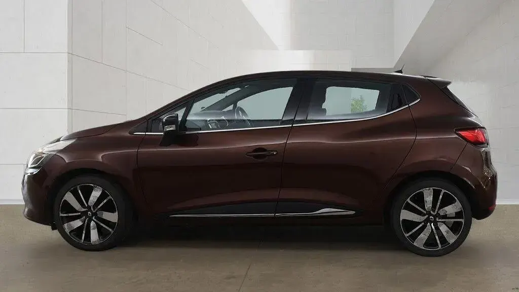 Used Renault Clio Dynamique 90 HP (66 kW) 2015 Brown Hatchback