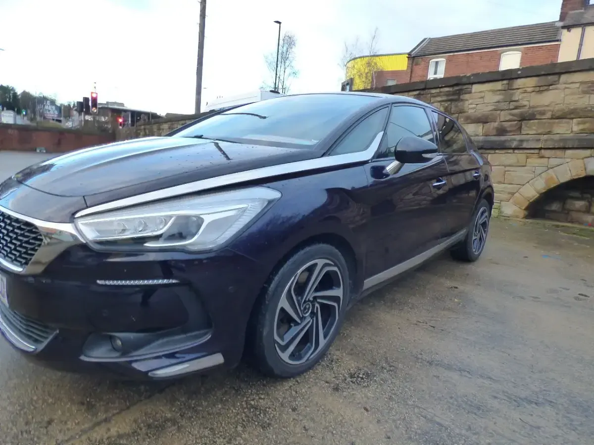 Used DS Automobiles DS5 Prestige 180 HP (132 kW) 2017 Blue Hatchback
