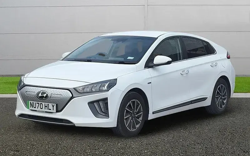 Gebraucht Hyundai Ioniq Premium 100 kW (136 PS) 2021 Weiß Kleinwagen