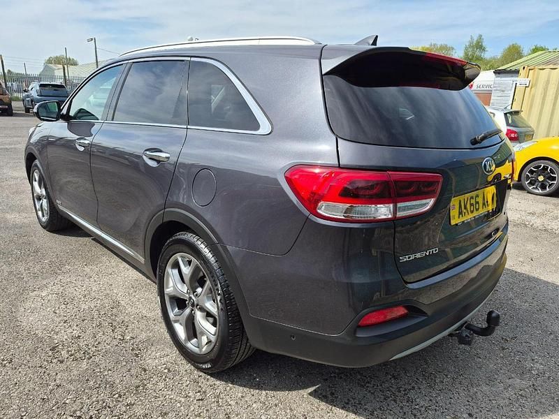 Begagnad Kia Sorento 200 HK (147 kW) 2016 Grå SUV