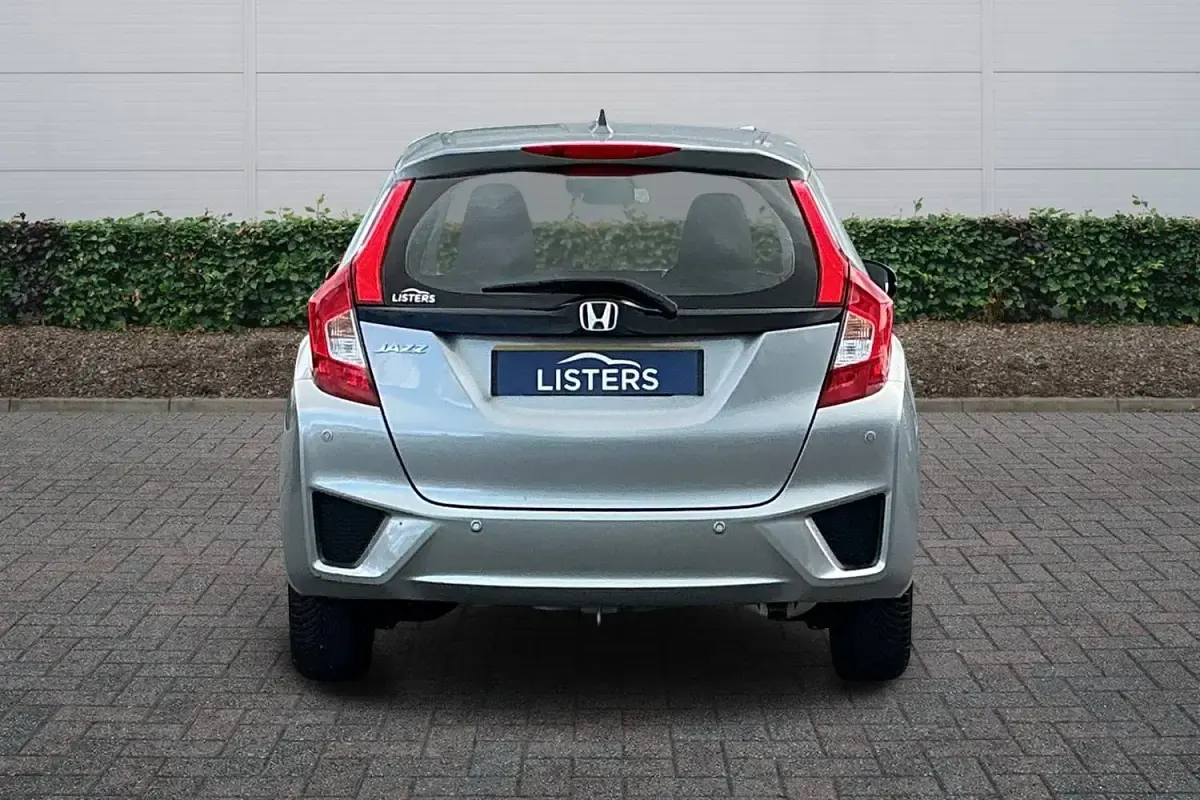 Used Honda Jazz SE 2015 Silver Hatchback
