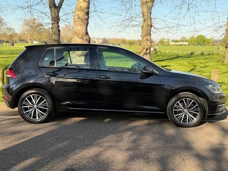 Used VW Golf VII SE 125 HP (91 kW) 2017 Black Hatchback