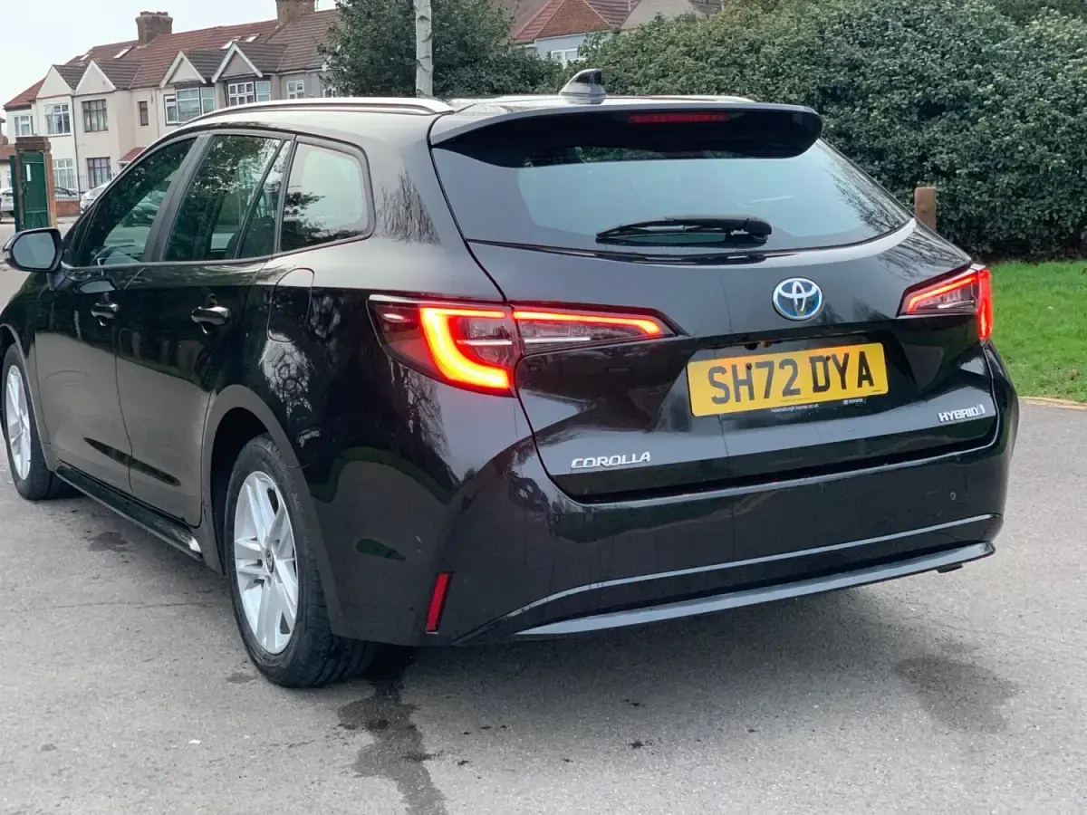 Begagnad Toyota Corolla 2022 Svart Kombi