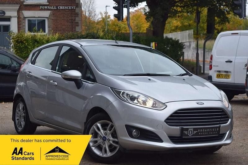 Silver Used 2014 Ford Fiesta Zetec Hatchback | £5,250 (Fair price) - Image 1/1