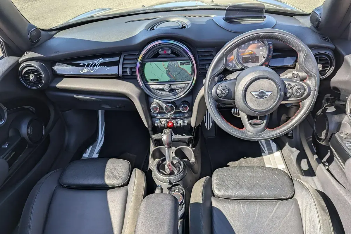 Usado Mini Cooper S 189 HP (139 kW) 2017 Prateado Citadino