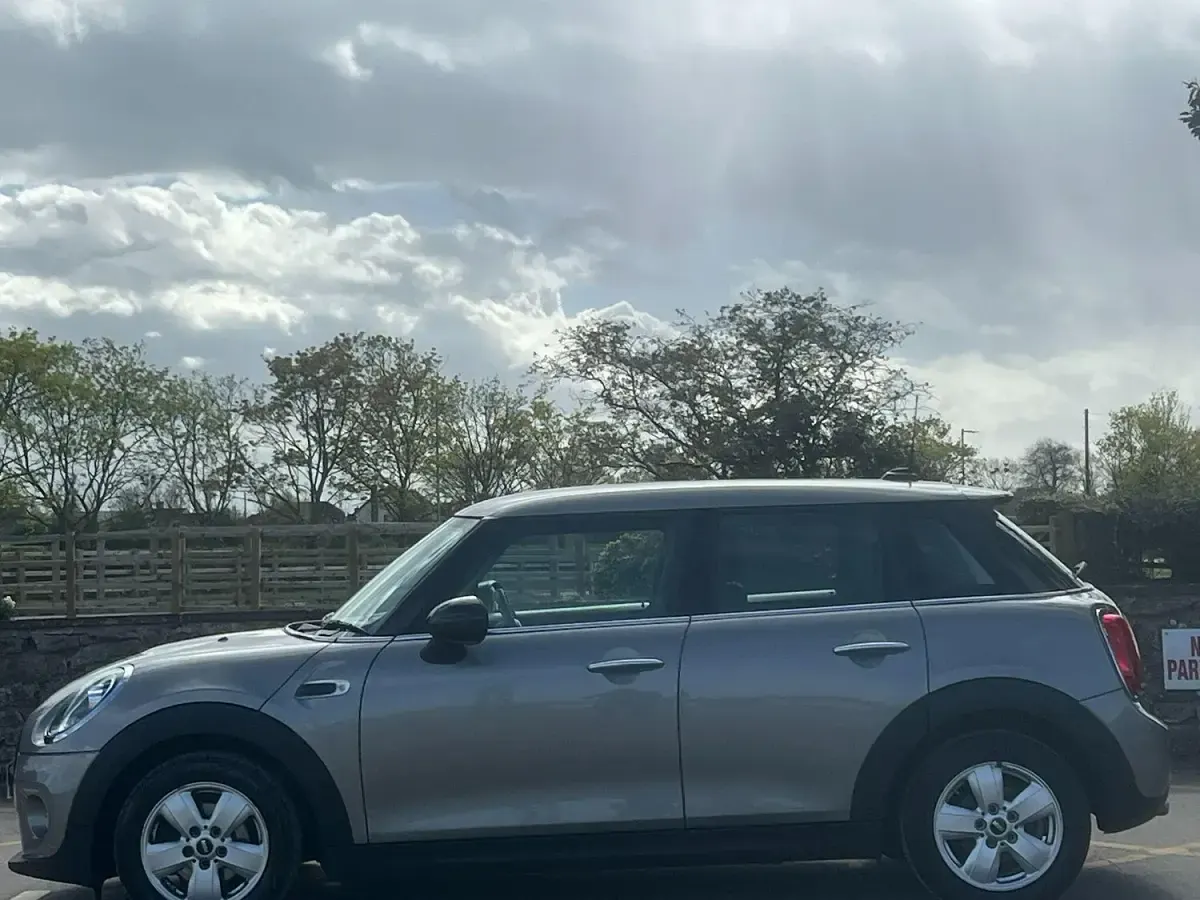 Used Mini Cooper D Hatch 116 HP (85 kW) 2018 Silver Hatchback