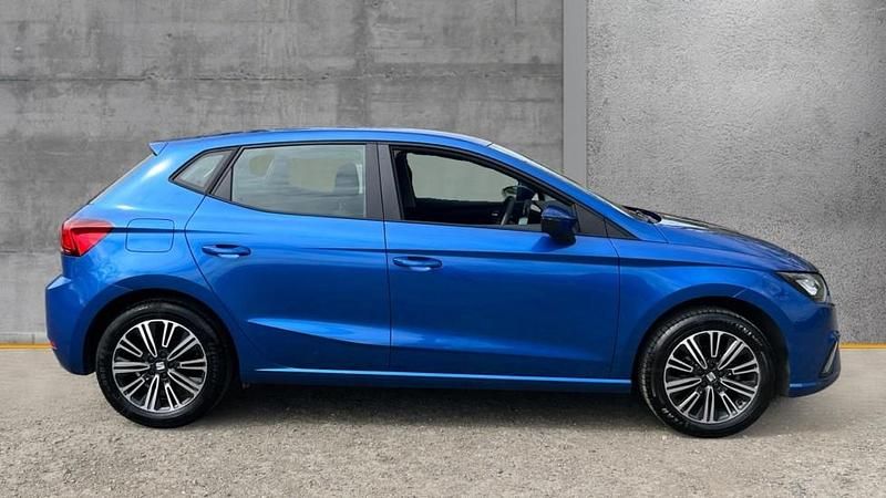 Used Seat Ibiza SE Technology 95 HP (69 kW) 2025 Metallic  sapphire blue Hatchback