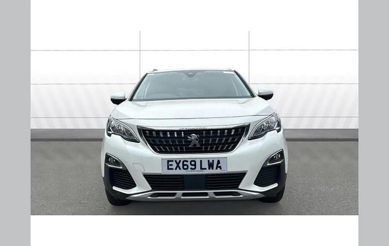 Used Peugeot 3008 Allure 131 HP (96 kW) 2019 White SUV