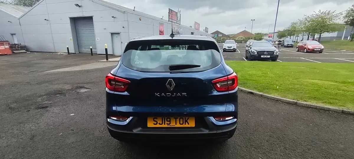 Begagnad Renault Kadjar Play 115 HK (84 kW) 2019 Blå SUV