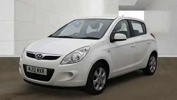 Used Hyundai i20 Comfort 2012 White Hatchback