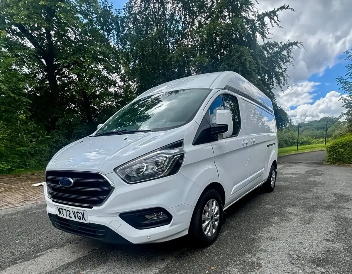 Used Ford Transit Custom Limited 130 HP (95 kW) 2022 White Van