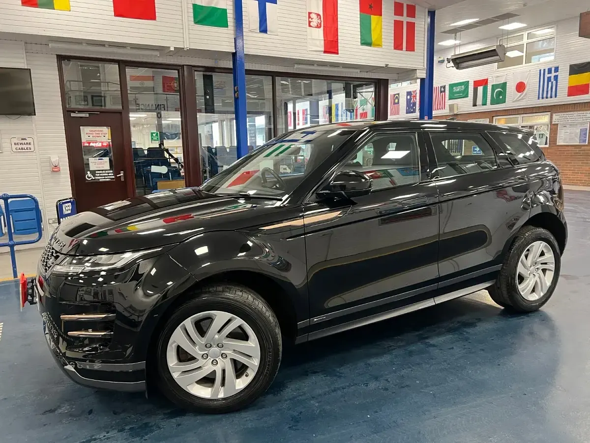 Used Land Rover Range Rover evoque R-Dynamic 180 HP (132 kW) 2020 Black SUV