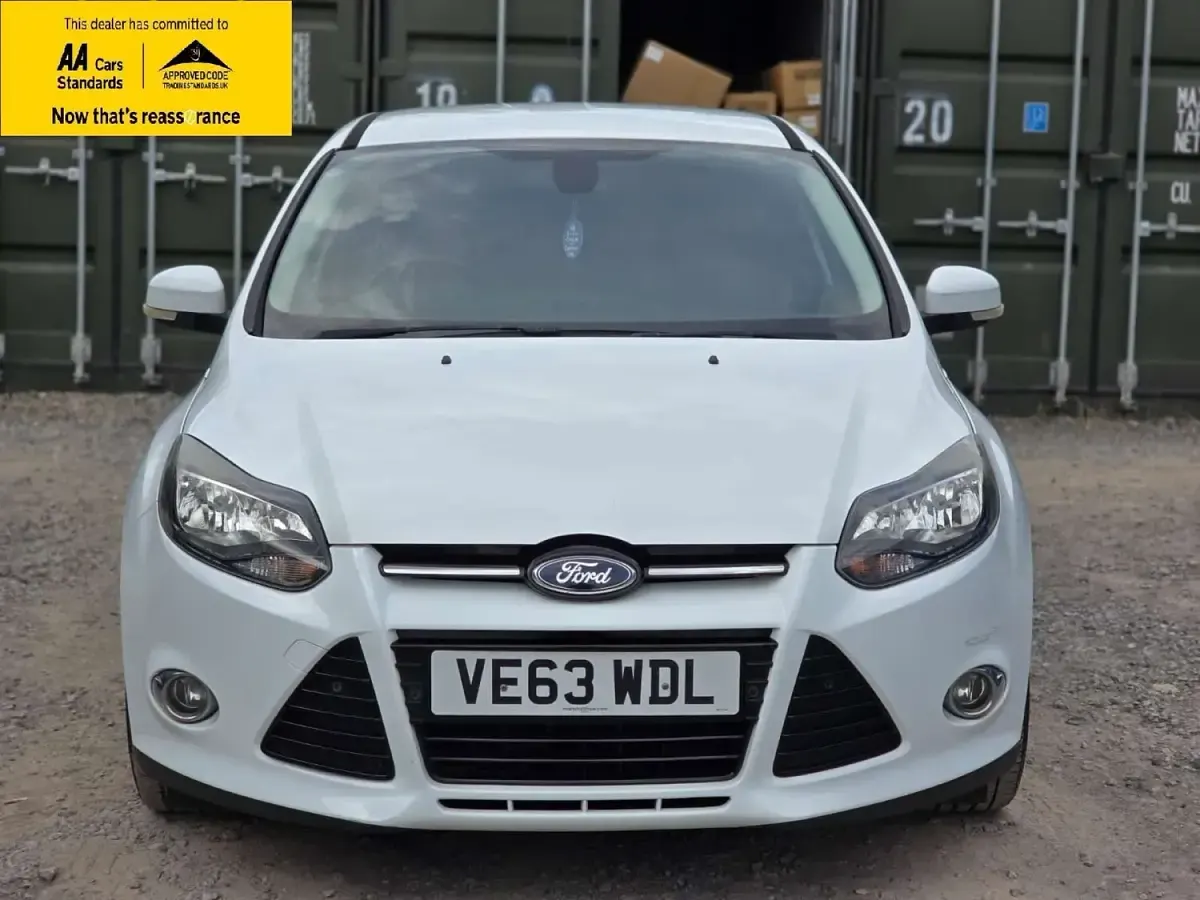 Used Ford Focus Titanium 125 HP (91 kW) 2014 White Hatchback