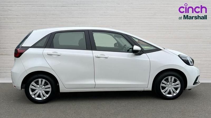 Used Honda Jazz Hybrid 109 HP (80 kW) 2021 White Hatchback