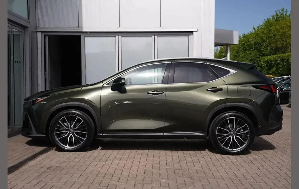 Used Lexus NX450h+ 301 HP (221 kW) 2025 Green SUV