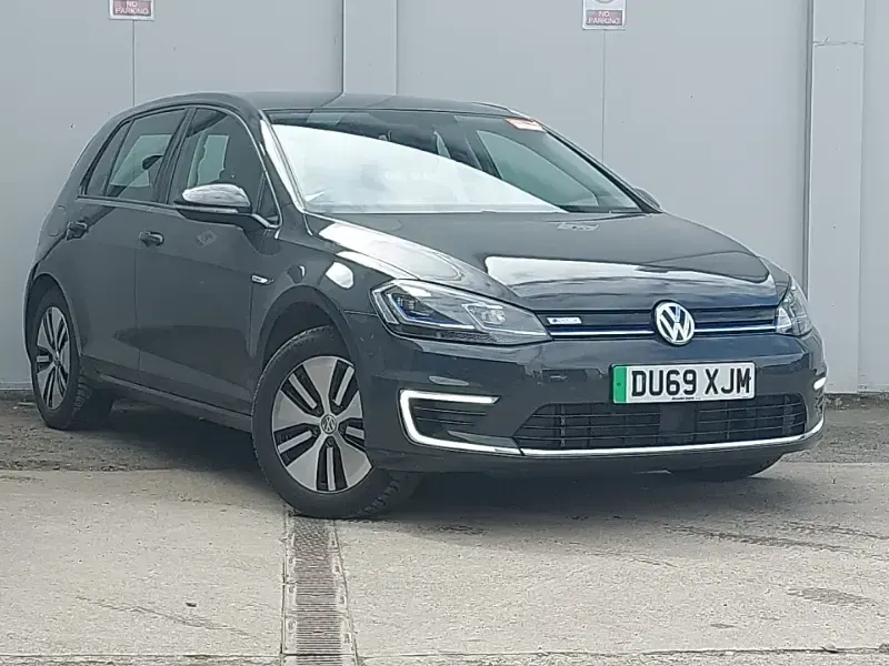 Begagnad VW e-Golf 99 kW (135 HK) 2019 Grå Halvkombi