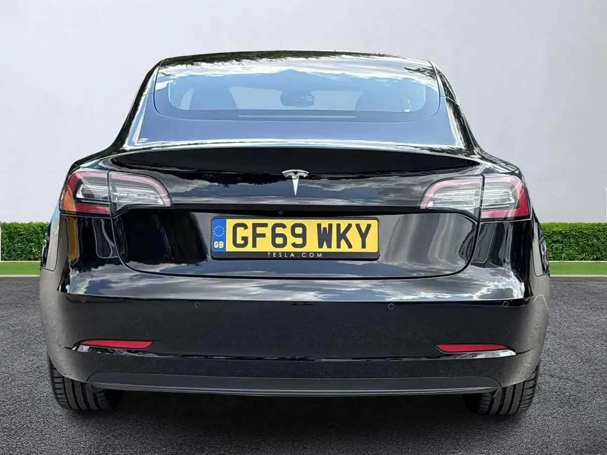 Used Tesla Model 3 Standard Range 239 kW (325 HP) 2019 Black Sedan
