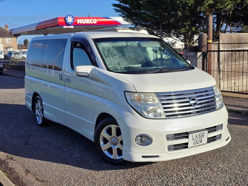Used Nissan Elgrand 2006 White MPV