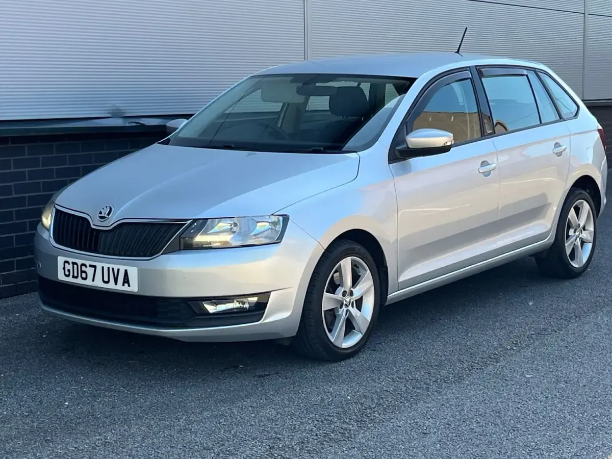 Usado Skoda Rapid SE 110 HP (80 kW) 2018 Prateado Citadino