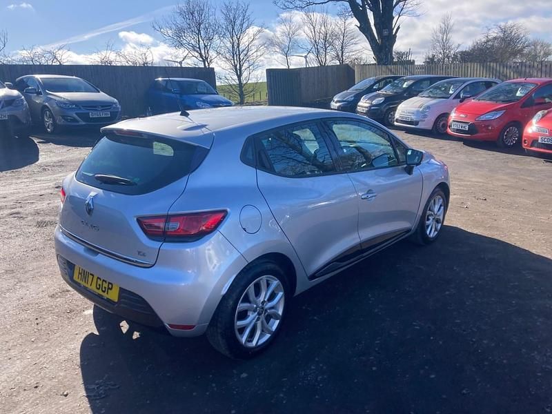Used Renault Clio IV Dynamique 2017 Silver Hatchback