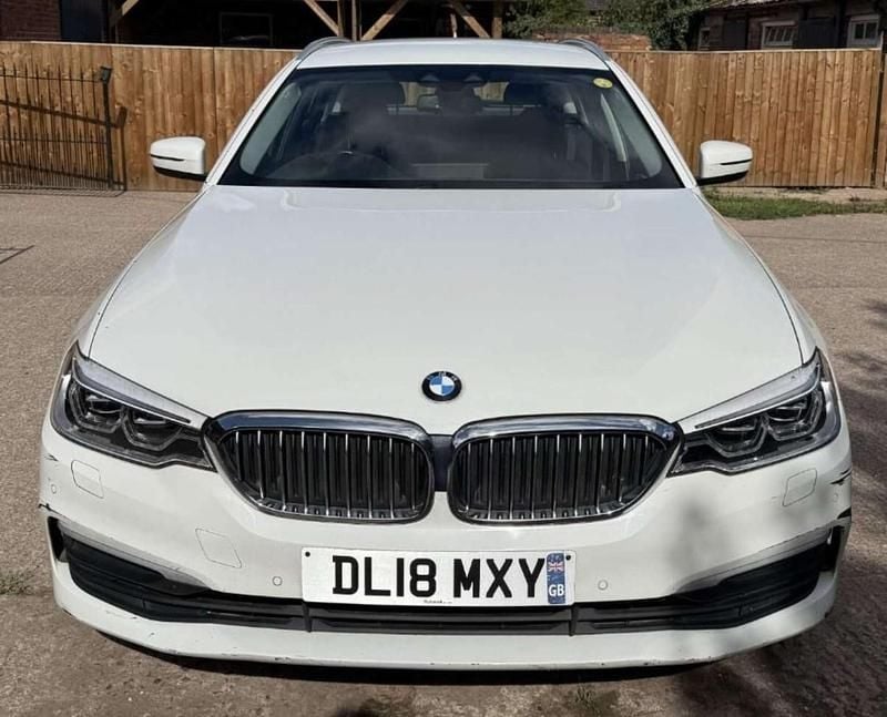 White Used 2018 BMW 520 Comfort Edition Estate | £13,995 (Super price) - Image 1/4