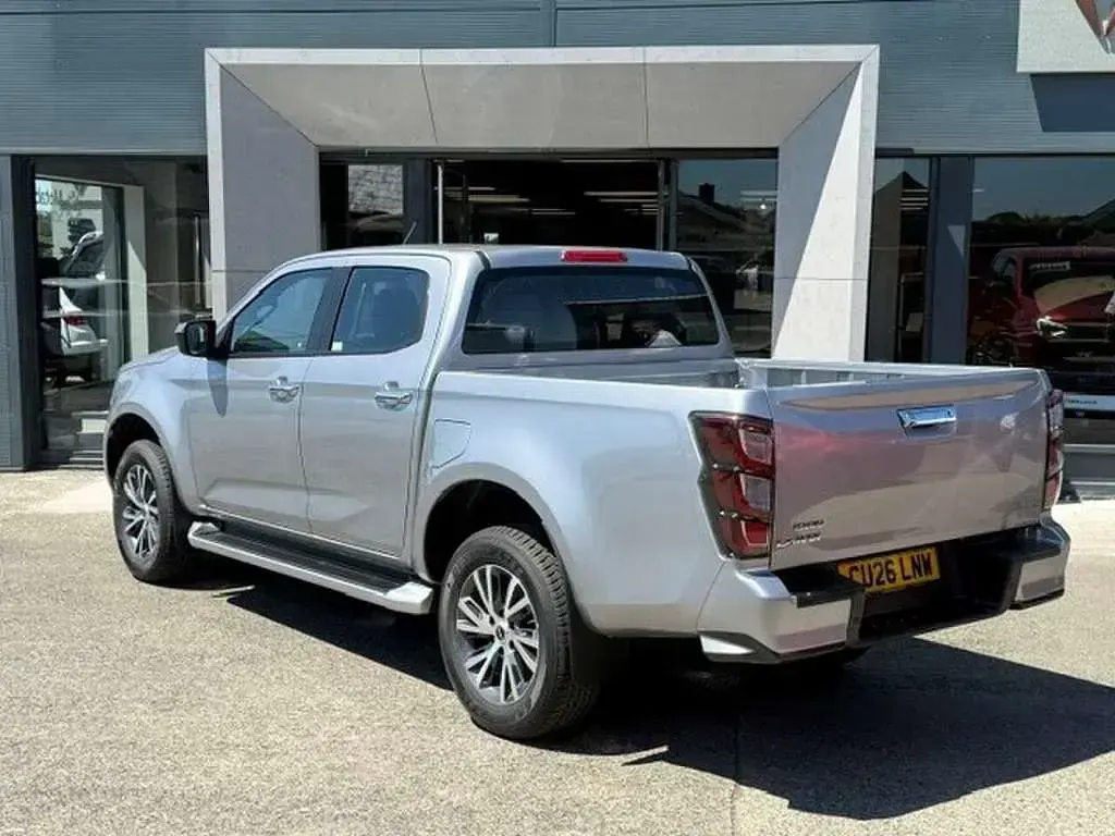 New Isuzu D-Max 2026 Silver Pickup